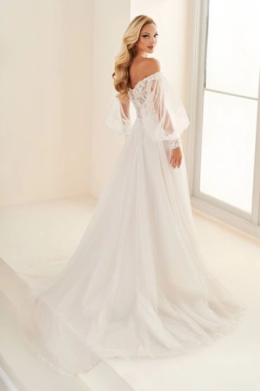 E512, Enchanting by Mon Cheri, A-line, wedding dress, long sleeve, off the shoulder, lace, Cambridge