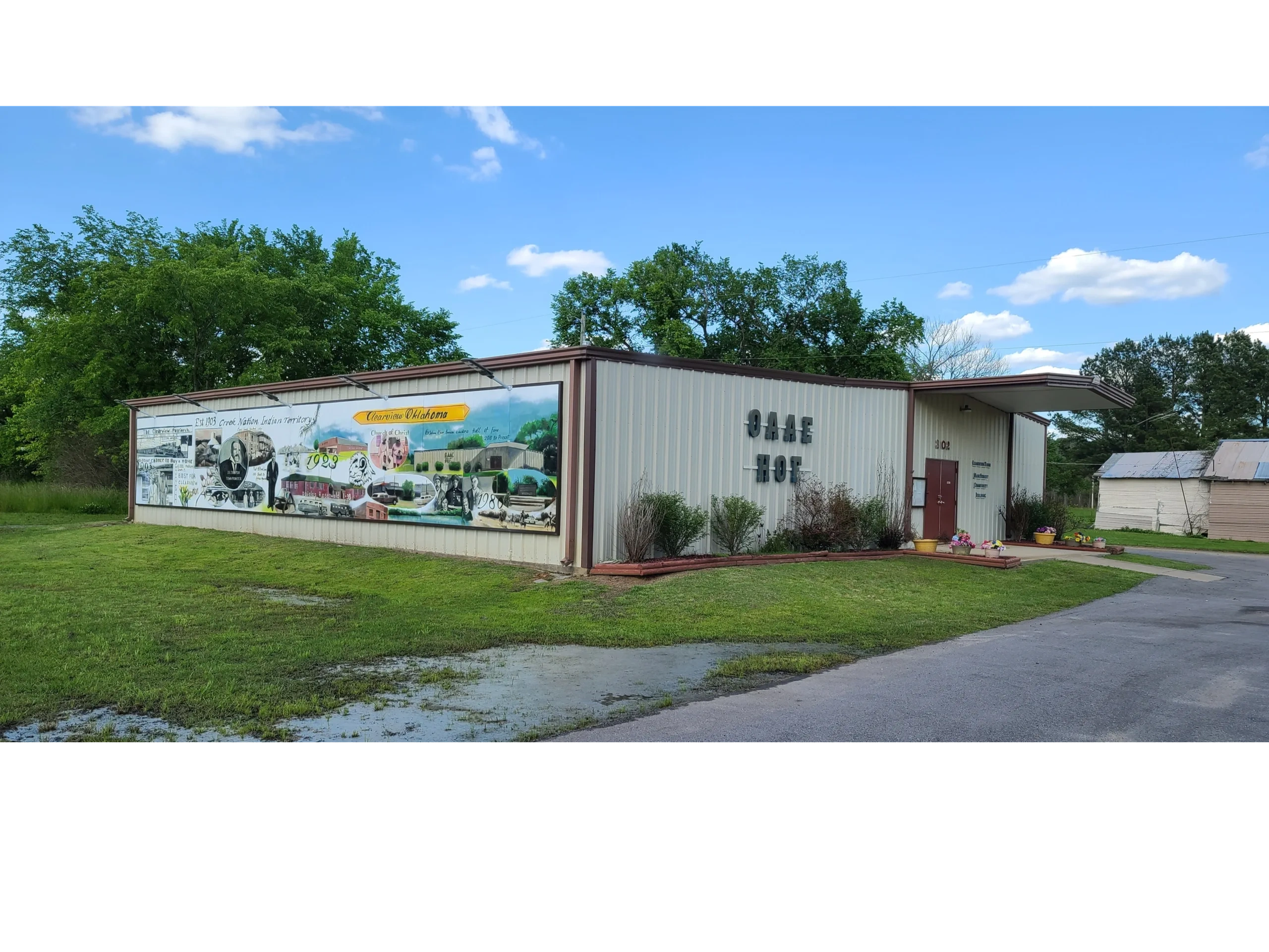 Building located at 302 West Main Street, Clearview, Oklahoma. Historical mural of town est. 1903.
