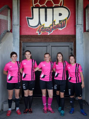 Les joueuses de Plougonven avec le maillot rose lors de la seconde édition