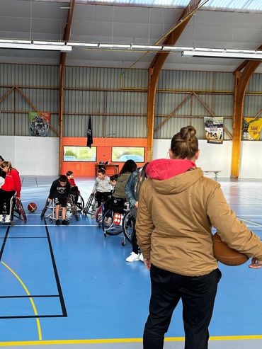 Initiation au basket fauteuil