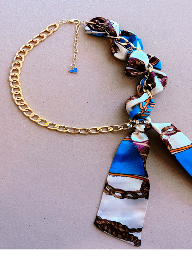 Rustic Silk‑Link Choker
Handcrafted with a blend of soft silk and sturdy chain, these original Oliv