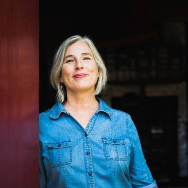 Sue Stelzmann, artist and creator of the Voodoo Mud used in the teaser.