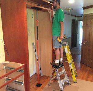 The T-JAK® kitchen cabinet installation jack cabinet jack hang cabinets alone install heavy cabinets