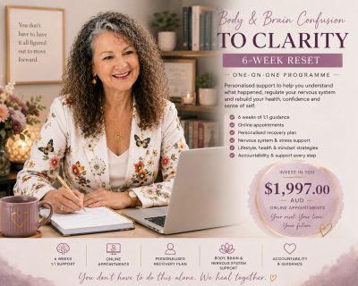 Woman offering a 6-week online reset program for body and brain clarity.