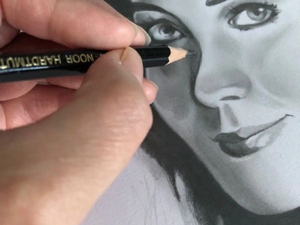 drawing artist, comic artist, portrait artist Jessica archer artworks on instagram