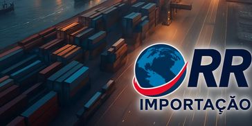 Um porto com navios e container´s.