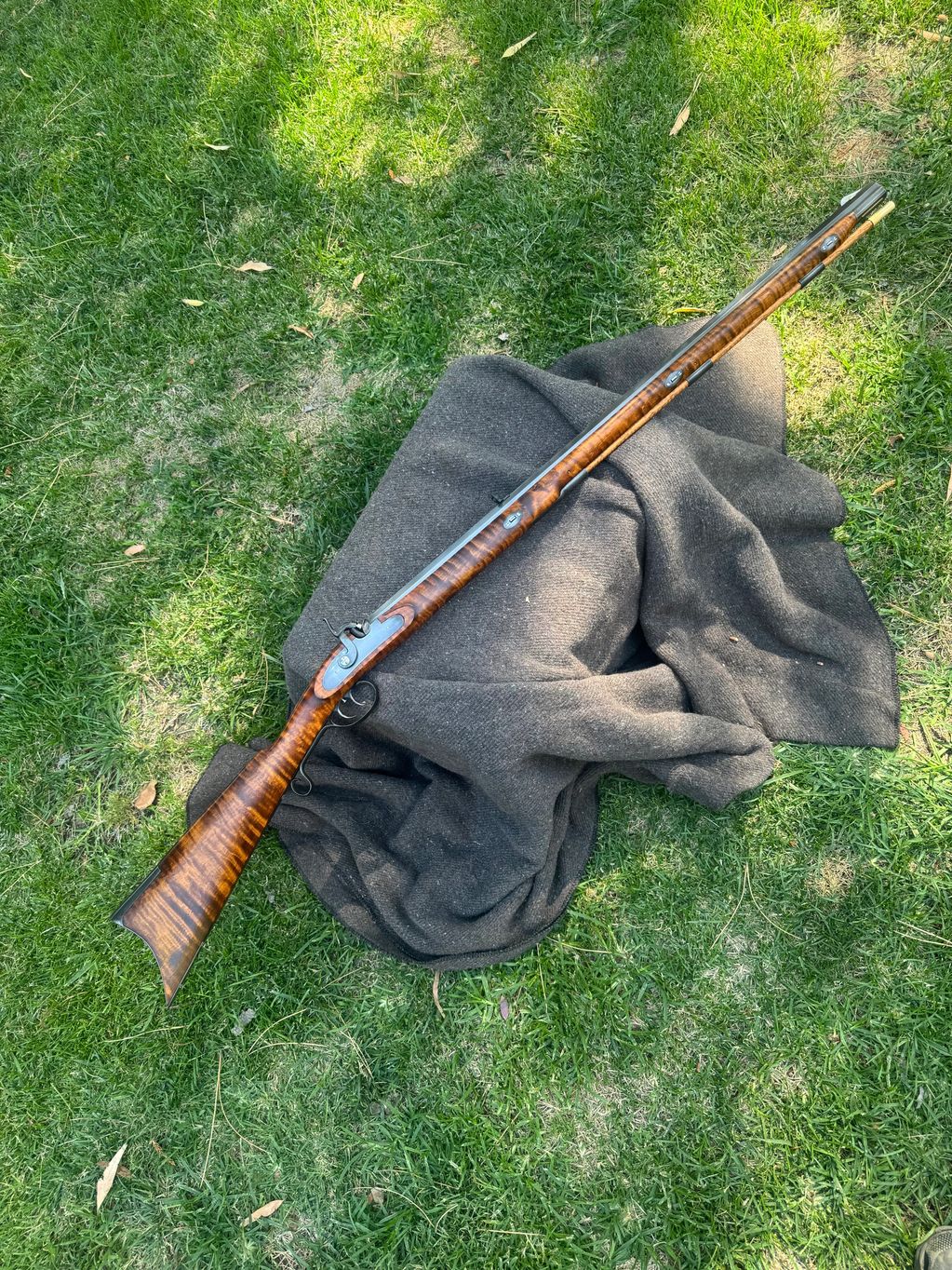 Full stock  Hawken rifle.