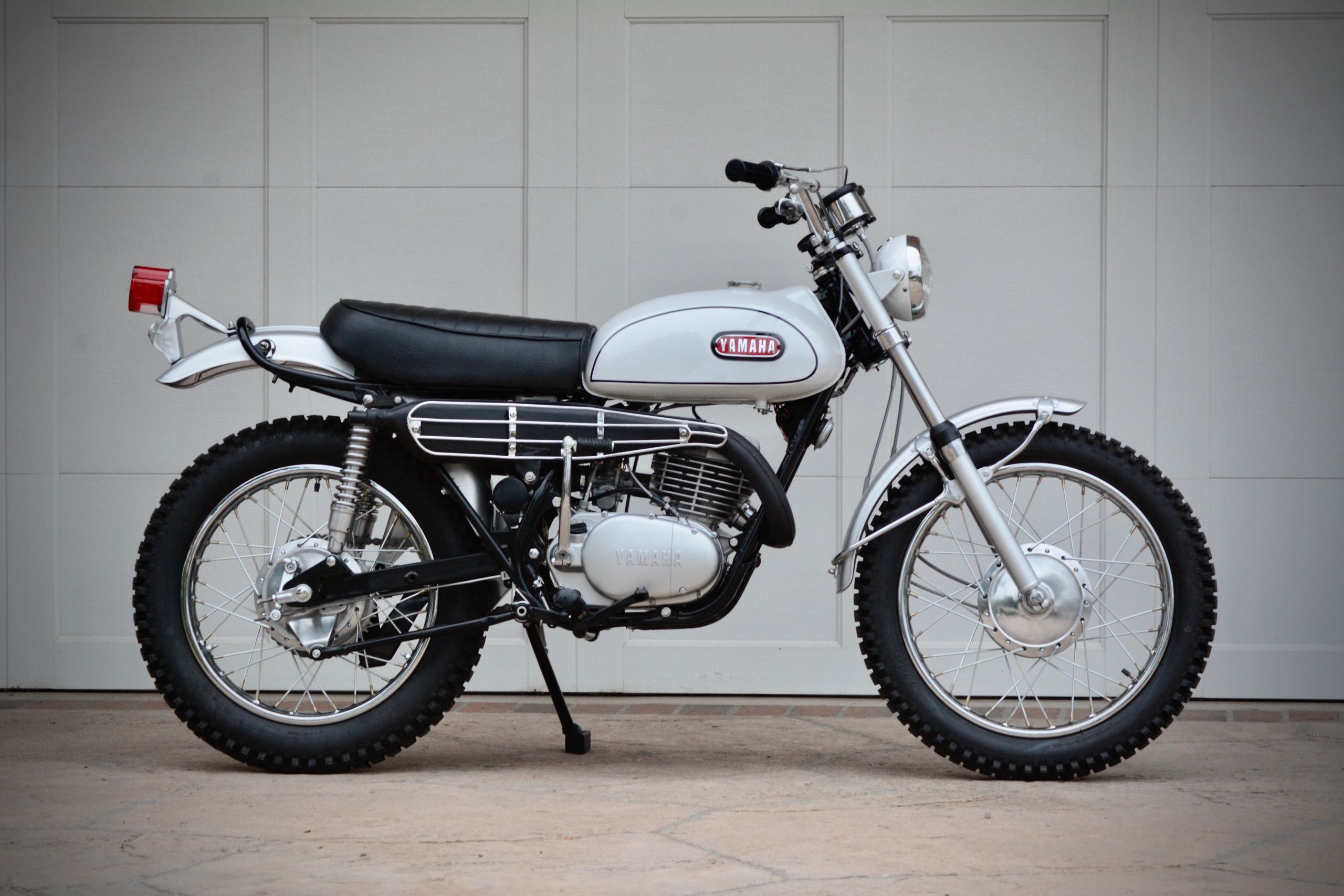 1968 Yamaha DT1 250 restored vintage enduro bike