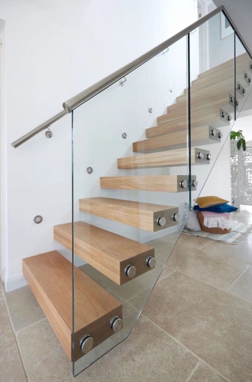 oak and glass cantilever staircase