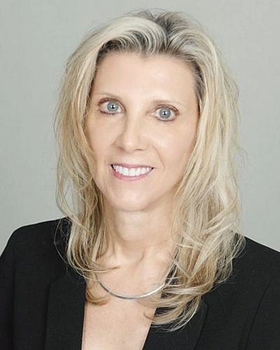 Dr Beth Nelson dentist