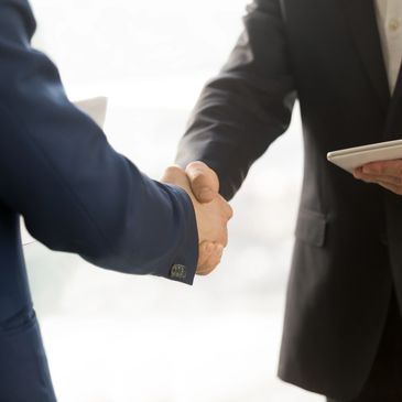 IT Businessman Handshake IT Service agreement