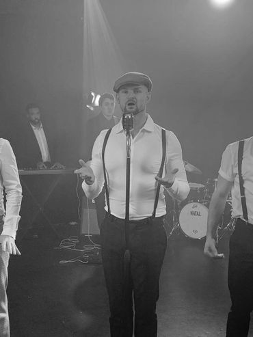 Adam Curtis, Swing, jazz, musical jazz, crooners, harmony, vocal trio, music, artist, entertainment