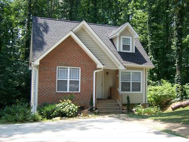great curb appeal, cute cottage
