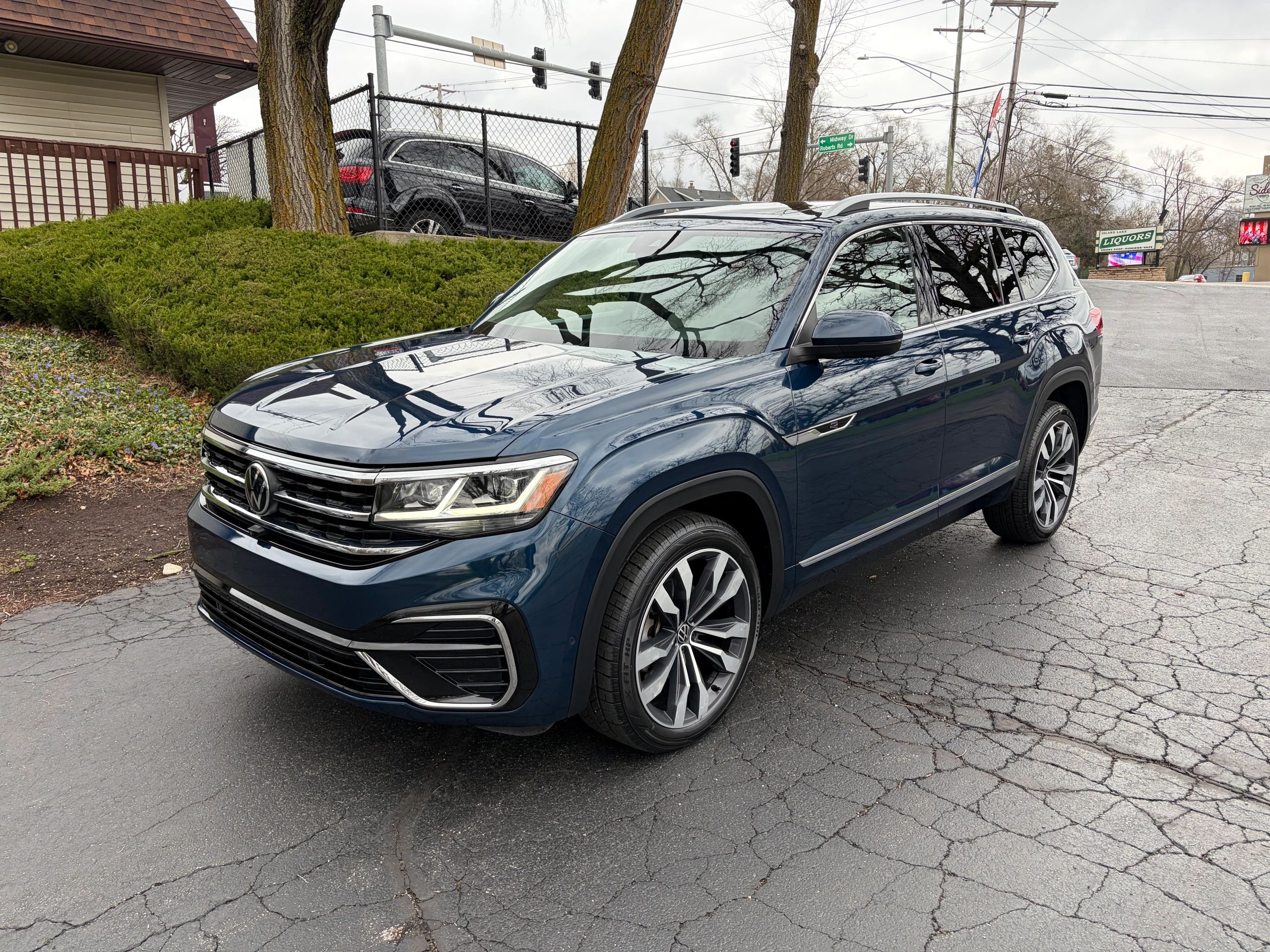 2021 Volkswagen Atlas 3.6L SEL Premium R-Line 4MOTION's photo