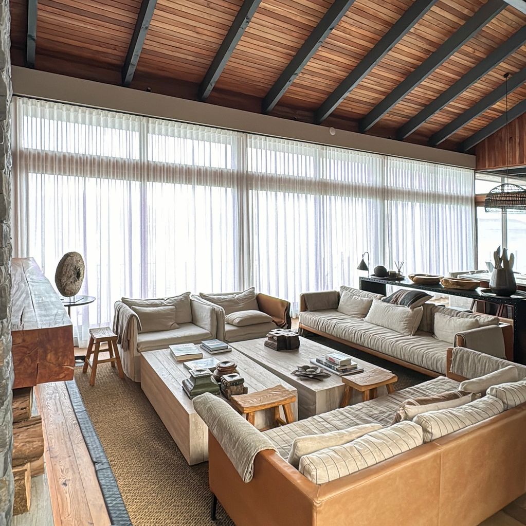 Cortina tradicional de tela Soft Drapery Hunter Douglas.