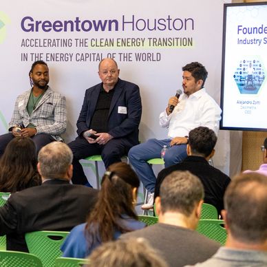Decimetrix CEO Alejandro Zotti speaking at Greentown Labs