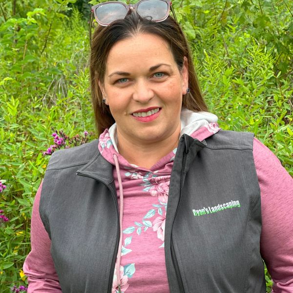 Powell Ohio landscape designer, pool and outdoor living spaces.