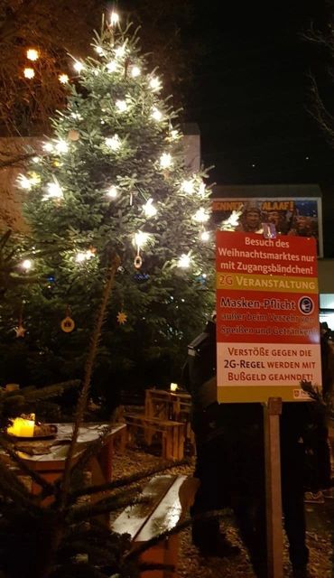 Hinweisschild Weihnachtsmarkt