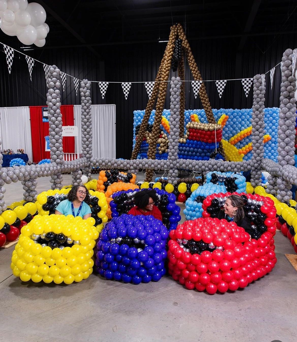 Indianapolis balloon decor - balloon car - balloon bumper car