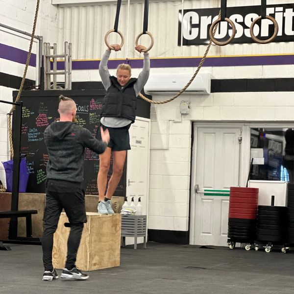 crossfit-gymnastic-rings-training-coach