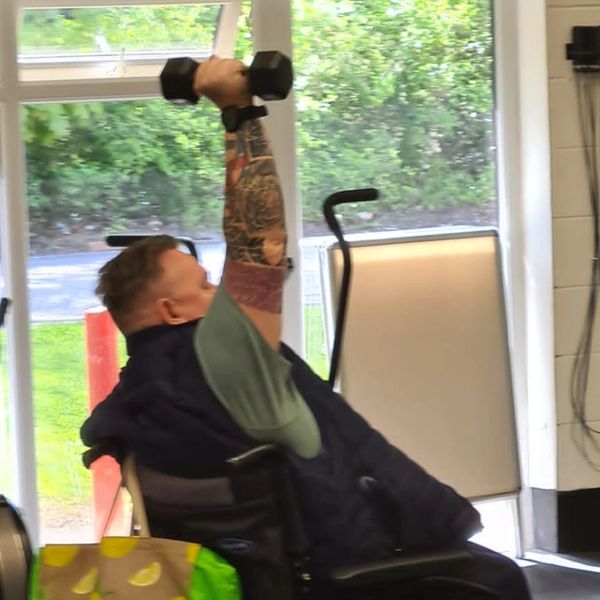 adaptive-fitness-wheelchair-prosthetic-arm-workout