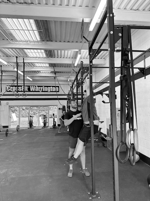crossfit-warrington-coach-pullup-assist