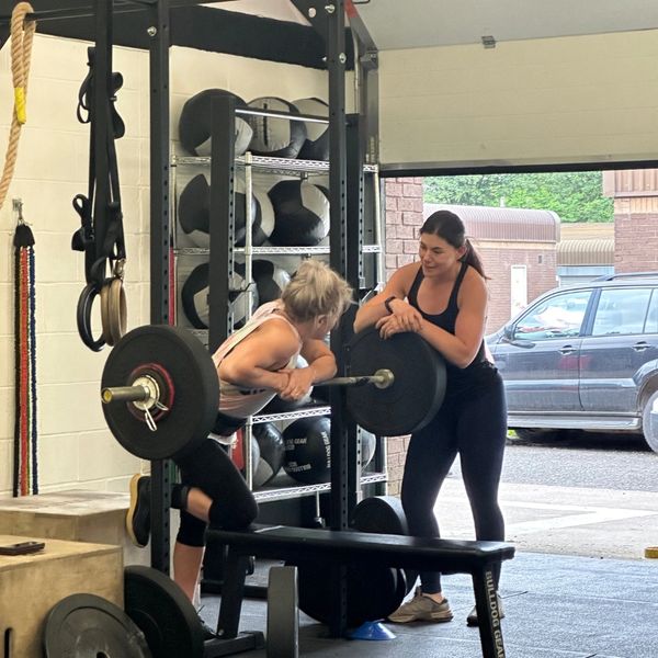 bench-press-training-gym-spotter