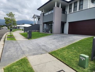 Hedge trim, lawn mowing, lawn maintenance, yard maintenance, mowing, property maintenance, shellcove