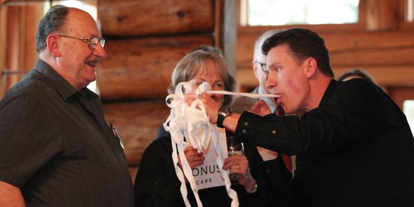 magicain performing at fund raising event in Port Orchard, Kitsap county
