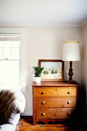 Vintage pieces and local art adds to the charm and coziness of the cabin.