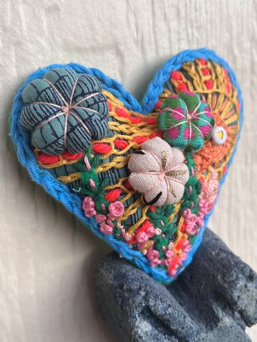3d embroidery flowers on heart