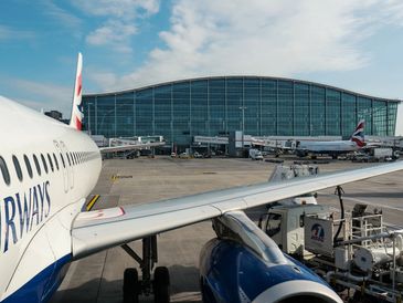 London Heathrow Airport Terminal 1,2,3,4 and 5 taxi ride