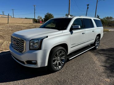 2018 GMC Yukon XL Denali photo 1