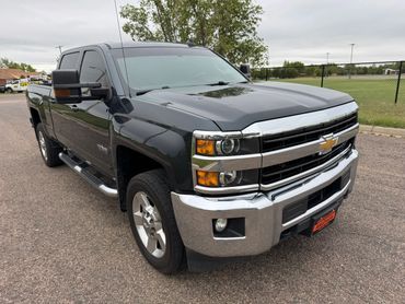 2019 Chevrolet Silverado 2500HD LT - Photo 6