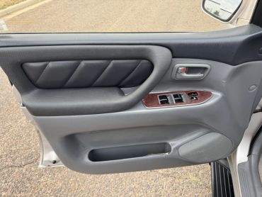 1999 Toyota Land Cruiser Base - Photo 13