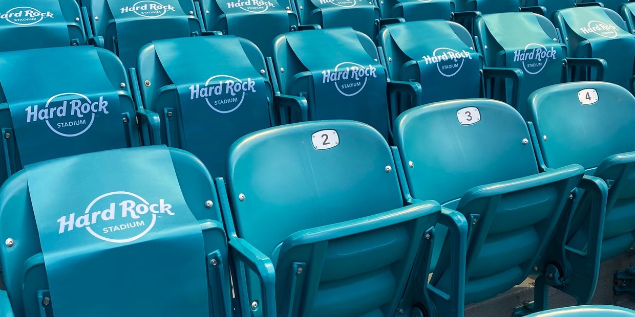 Stadium Seatbelts - Secure Stadium Seatbelts - Arena Seatbelts - Arena Seat Belts