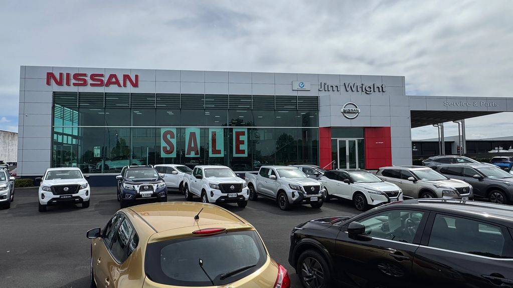 nissan-showroom-front-te-rapa.jpg