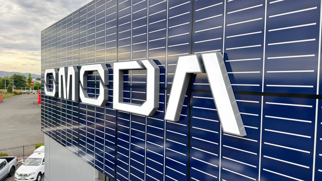 omoda-jaecoo-illuminated-letters-te-rapa.jpg
