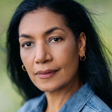 Rena Maliszewski as Winona Red Feather, Chief of Homeland district.
#renamal77