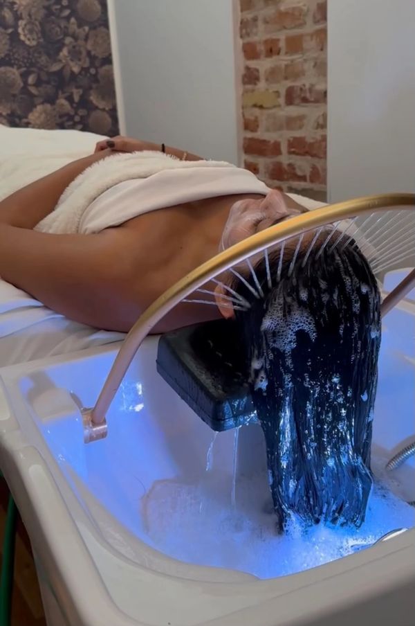 Head spa treatment