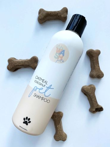 Wawash Oatmeal & Coconut Shampoo for Dogs.