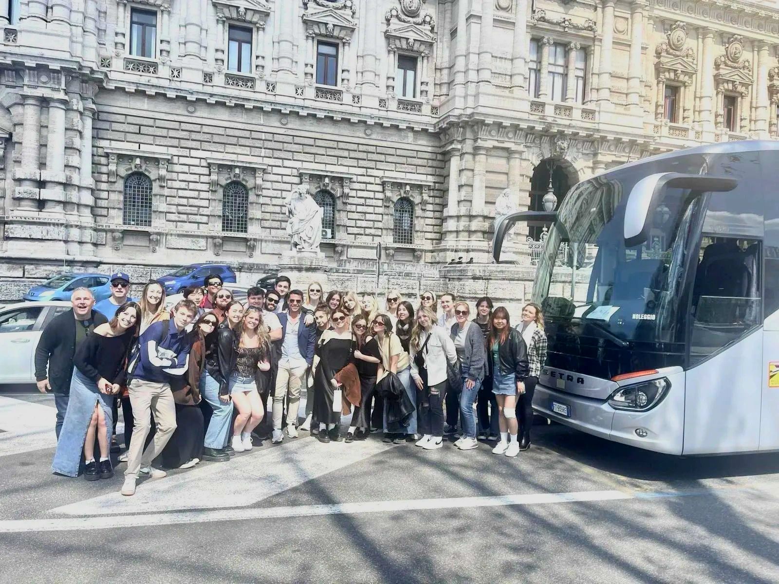 ef education first giovani ragazzi group tour gruppo europa europe viaggi organizzati bus pullman