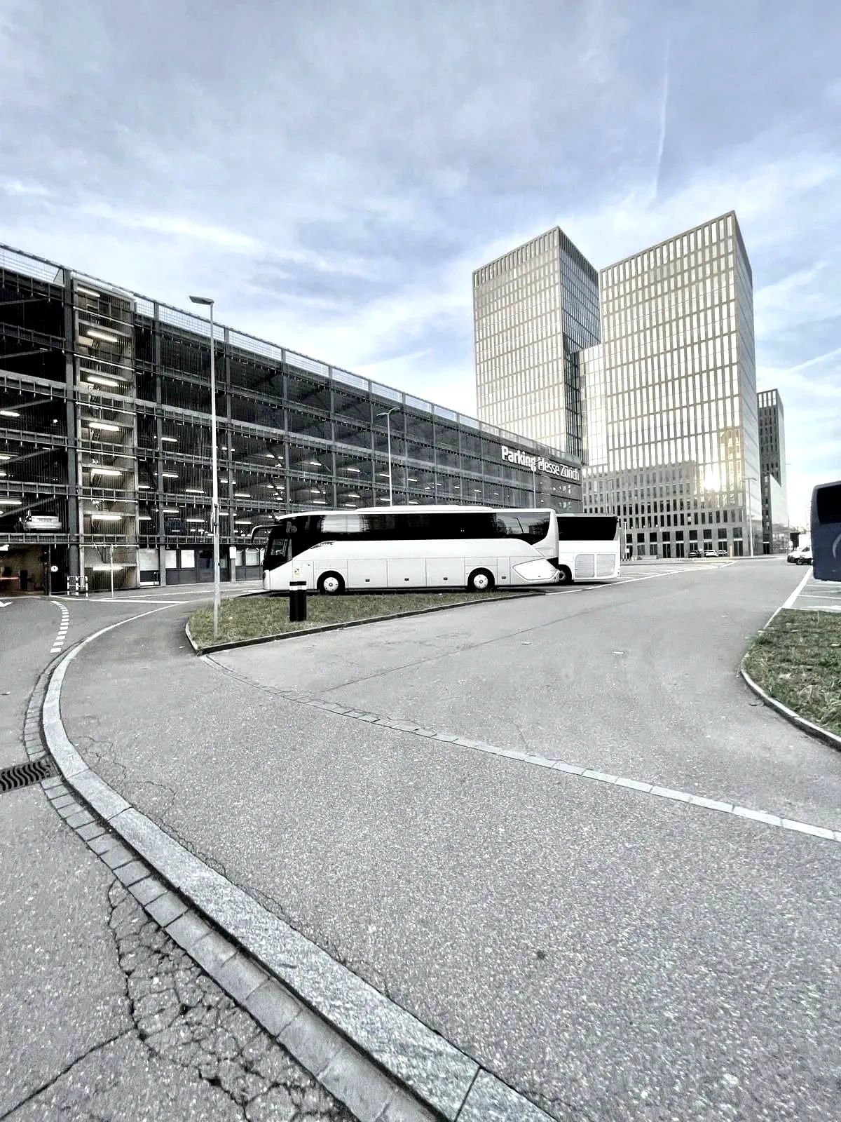parcheggio zurigo bus setra 515 noleggio tour group gruppo long distance coach b2b europa svizzera