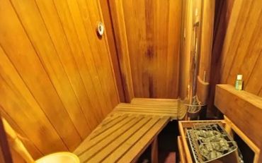 Cedar sauna room