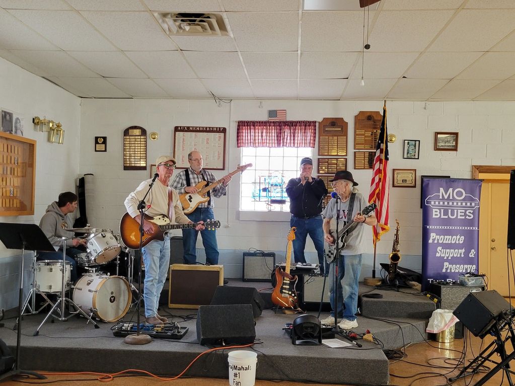 Musicians jamming at the February 2025 MO Blues monthly jam held at the Fulton MO VFW.
