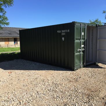 20 x 8 x 8 Foot shipping containers,
easy access, drive right up, secure, new, clean, insulation
