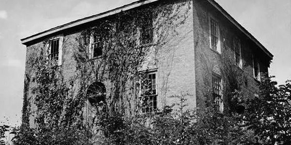 The Courthouse as it stood in 1951