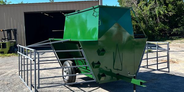 8’ feeder holds 3 ton with creep pens