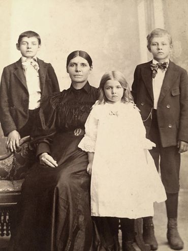 FRANK   ZERELDA   SUSAN   JESSE