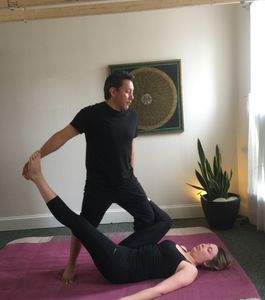 A gentle rocking, deep stretching,and rhythmic compression on Sen lines and acupressure points.